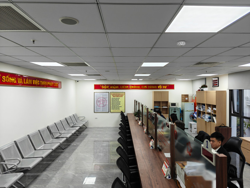 Bộ phận Một cửa của Sở Xây dựng đầu giờ sáng 3/2 chưa có người tới giao dịch