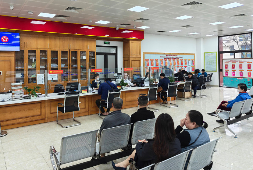 Hoạt động tại Văn phòng Đăng ký Đất đai quận Hoàng Mai diễn ra trơn tru như mọi ngày