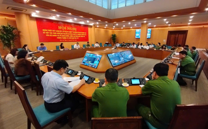 Các đại biểu dự hội nghị tại điểm cầu thành phố Hà Nội