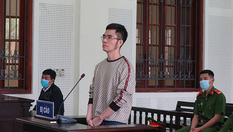 Bùi Hữu Thắng trong phiên xét xử Bùi Hữu Thắng trong phiên xét xử