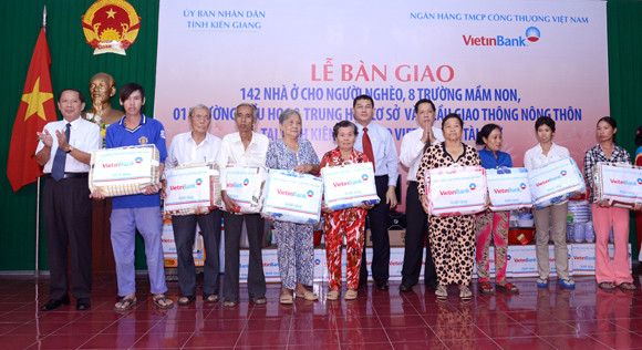 VietinBank trao tặng nhà, trường mẫu giáo và cầu nông thôn cho tỉnh Kiên Giang ảnh 2