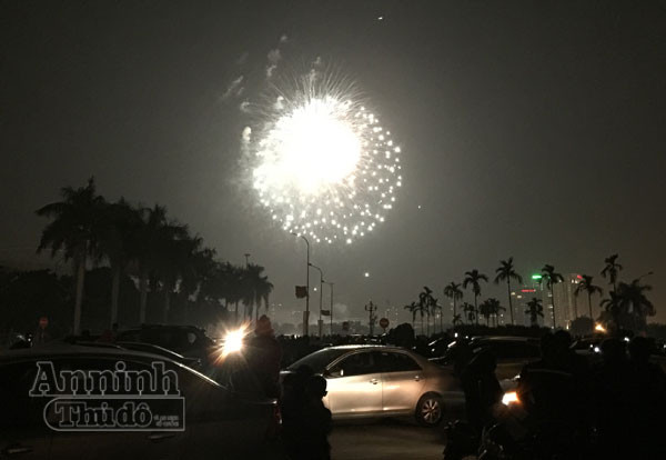 Cả nước hân hoan đón mừng năm mới Bính Thân 2016 ảnh 41