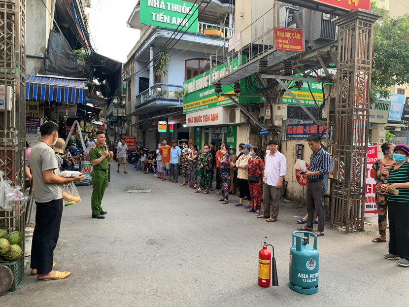 Tuyên truyền về PCCC cho người dân thuê trọ tại phường Kiến Hưng