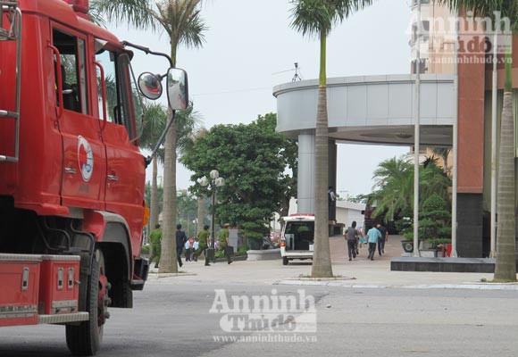 Xem cảnh công an diễn tập bắt gọn nhóm cướp ngân hàng ảnh 21