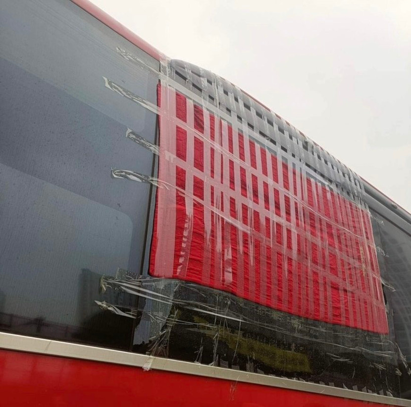 Nhóm thanh, thiếu niên đã ném vỡ kính nhiều xe khách lưu thông trên quốc lộ Nhóm thanh, thiếu niên đã ném vỡ kính nhiều xe khách lưu thông trên quốc lộ