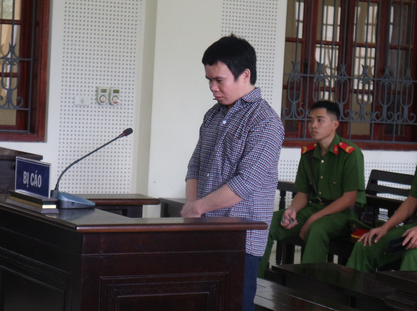 Trần Đình Lương trong phiên xét xử Trần Đình Lương trong phiên xét xử