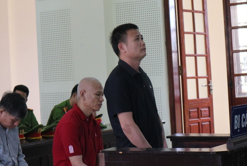 Duận và Hào trong phiên xét xử