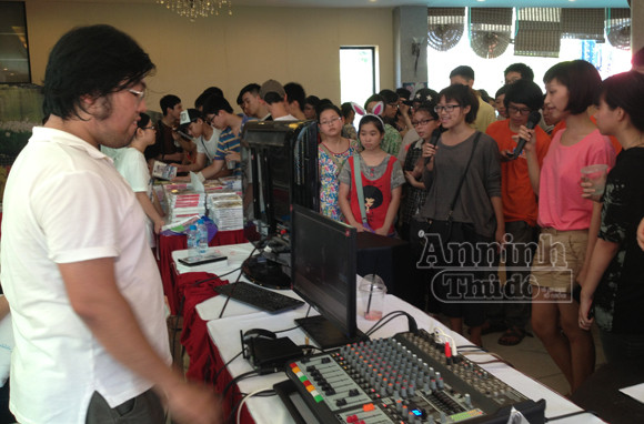 Nóng 40°C, giới trẻ Hà Nội vẫn váy áo lòa xòa, hào hứng Cosplay ảnh 15