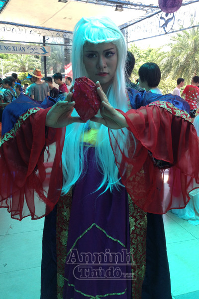 Nóng 40°C, giới trẻ Hà Nội vẫn váy áo lòa xòa, hào hứng Cosplay ảnh 5