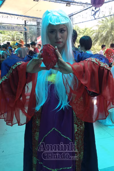 Nóng 40°C, giới trẻ Hà Nội vẫn váy áo lòa xòa, hào hứng Cosplay ảnh 5