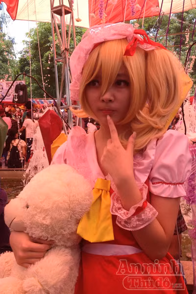 Nóng 40°C, giới trẻ Hà Nội vẫn váy áo lòa xòa, hào hứng Cosplay ảnh 7