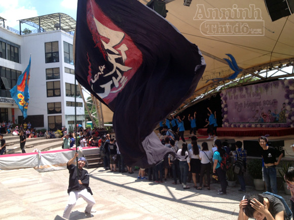 Nóng 40°C, giới trẻ Hà Nội vẫn váy áo lòa xòa, hào hứng Cosplay ảnh 11