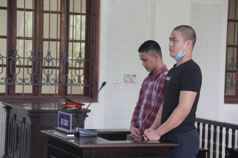 Linh và Mại trong phiên xét xử