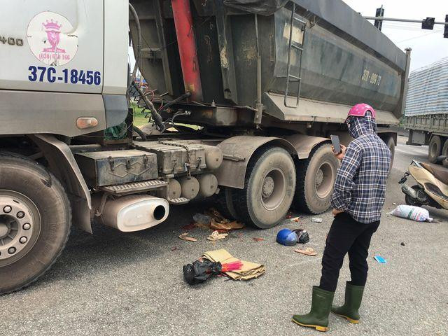 Hiện trường nơi xảy ra vụ tai nạn khiến 2 người tử vong, 1 người bị thương