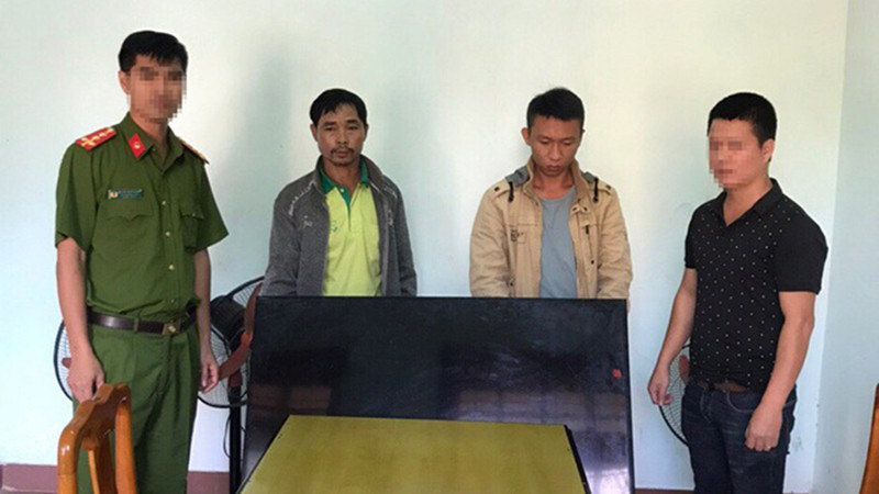 2 đối tượng cùng số tài sản đã trộm cắp (Ảnh: Tuổi Trẻ) 2 đối tượng cùng số tài sản đã trộm cắp (Ảnh: Tuổi Trẻ)