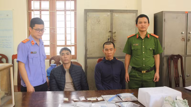 Phạm Anh Tuấn và Trần Anh Tài tại cơ quan điều tra (ảnh: Zing)