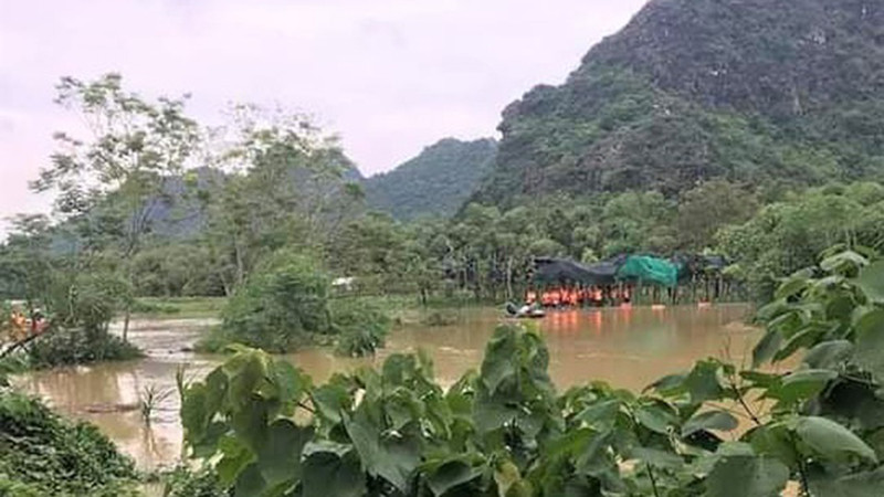 Hiện trường nơi hai em học sinh bị nước lũ cuốn trôi (Ảnh: Dân trí) Hiện trường nơi hai em học sinh bị nước lũ cuốn trôi (Ảnh: Dân trí)