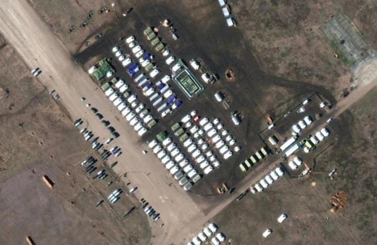 Ảnh chụp vệ tinh cho thấy lực lượng của Nga triển khai ở căn cứ không quân Oktyabrskoye ở Crimea ngày 10-2 Ảnh chụp vệ tinh cho thấy lực lượng của Nga triển khai ở căn cứ không quân Oktyabrskoye ở Crimea ngày 10-2