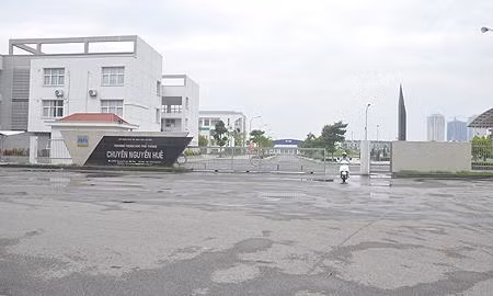 Trường THPT Chuyên Nguyễn Huệ - Hà Nội