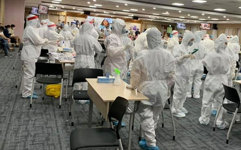 Xét nghiệm Covid-19 cho công nhân khu công nghiệp ở Bắc Ninh