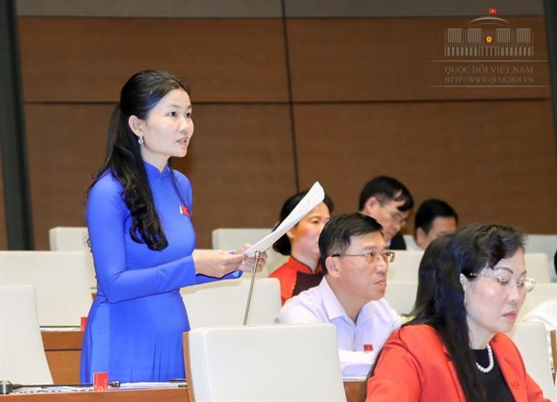 Bí thư Thành ủy Đồng Xoài Tôn Ngọc Hạnh phát biểu tại diễn đàn Quốc hội Bí thư Thành ủy Đồng Xoài Tôn Ngọc Hạnh phát biểu tại diễn đàn Quốc hội