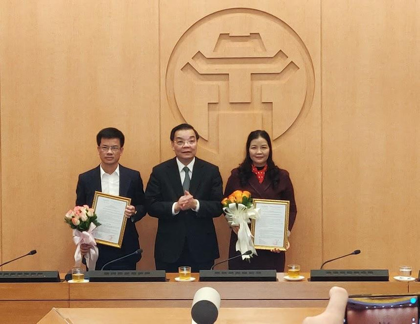 Chủ tịch UBND TP Chu Ngọc Anh tặng hoa chúc mừng hai đồng chí nhận nhiệm vụ mới Chủ tịch UBND TP Chu Ngọc Anh tặng hoa chúc mừng hai đồng chí nhận nhiệm vụ mới