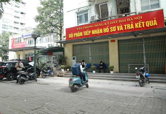 Văn phòng Đăng ký đất đai Hà Nội tạm dừng hoạt động bộ phận tiếp nhận và trả hồ sơ Văn phòng Đăng ký đất đai Hà Nội tạm dừng hoạt động bộ phận tiếp nhận và trả hồ sơ