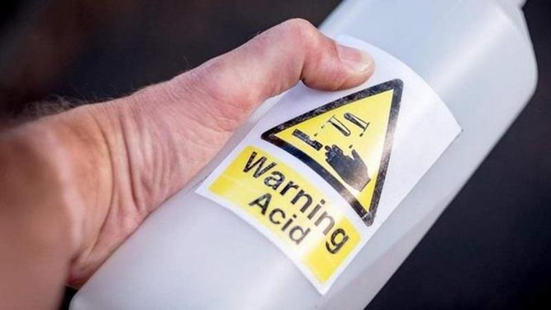 7 người bị tạt axit sau cuộc cãi vã (Ảnh minh họa) 7 người bị tạt axit sau cuộc cãi vã (Ảnh minh họa)