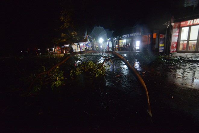 Tâm bão Kalmaegi đổ bộ vào Móng Cái- Quảng Ninh ảnh 4