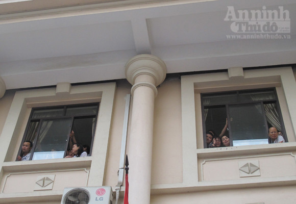 Muôn kiểu “hóng” vụ “trẻ sơ sinh bị bắt cóc trở về” ảnh 7