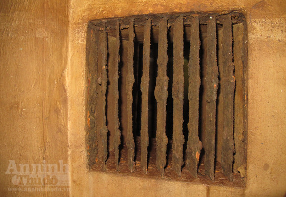 Chui vào từng ngõ ngách căn hầm dưới KS Metropole Hà Nội ảnh 12