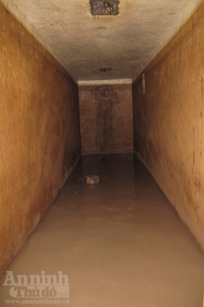 Chui vào từng ngõ ngách căn hầm dưới KS Metropole Hà Nội ảnh 9