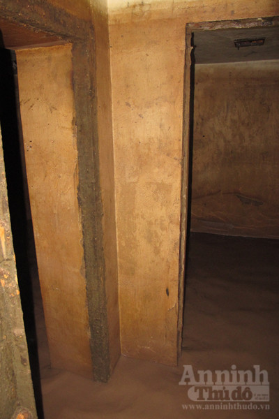 Chui vào từng ngõ ngách căn hầm dưới KS Metropole Hà Nội ảnh 4