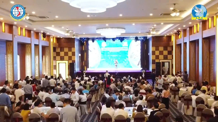 Một buổi giới thiệu dự án "bánh vẽ" của Lê thị Hiền và đồng phạm với đông đảo nhà đầu tư...