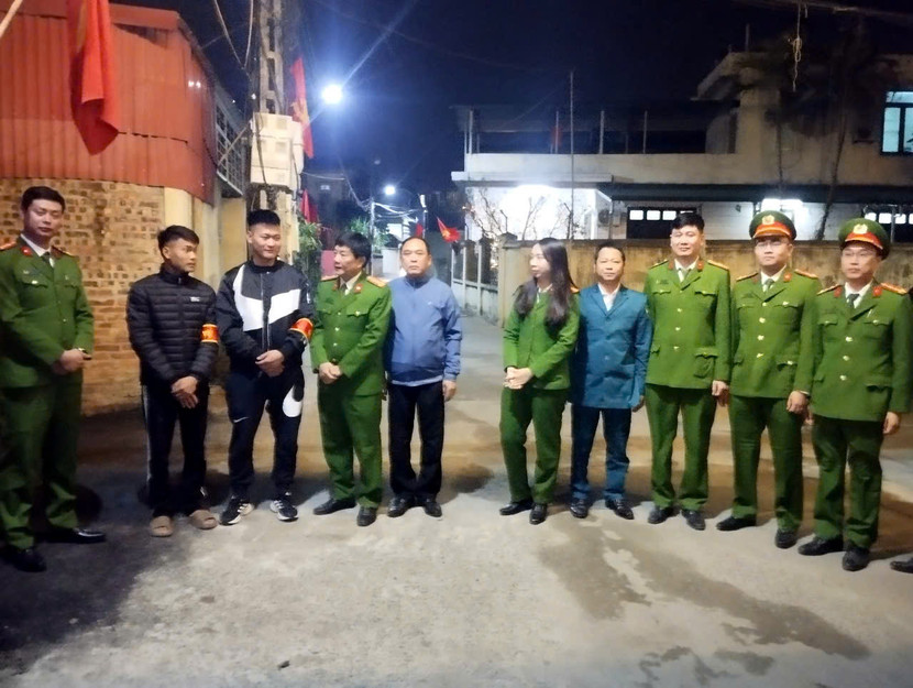 Các tổ công tác kiểm tra thực tế địa bàn kết hợp tuyên truyền trong đêm giao thừa