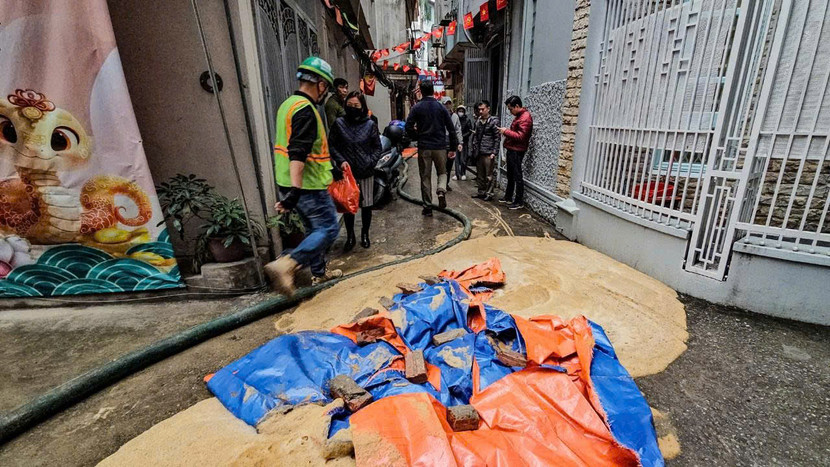 Lực lượng chức năng nhanh chóng khắc phục sự cố, đảm bảo đảm bảo an toàn, vệ sinh môi trường cho khu vực xung quanh