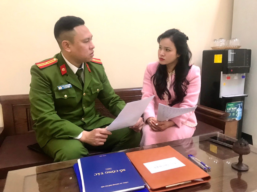 Thiếu tá Trần Thanh Tuấn, Phó Đội trưởng Đội Cảnh sát hình sự, Công an quận Hoàng Mai trao đổi với phóng viên ANTĐ về vụ án