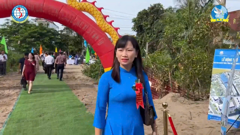 Đối tượng Lê Thị Hiền tại lễ khởi công một dự án "bánh vẽ"