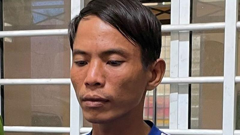 Hận bị cảnh sát bắt tạm giam