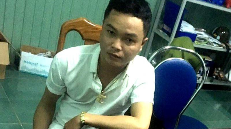 Hùng đặt nhiều camera quay lén các cặp tình nhân trong khách sạn rồi tống tiền Hùng đặt nhiều camera quay lén các cặp tình nhân trong khách sạn rồi tống tiền