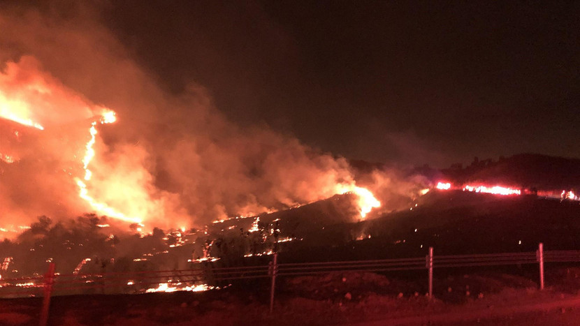 Gió lớn thổi khiến lửa lan rộng hôm 23-12