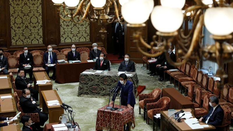 Ông Abe trả lời câu hỏi của các nhà lập pháp tại hạ viện hôm 25-12