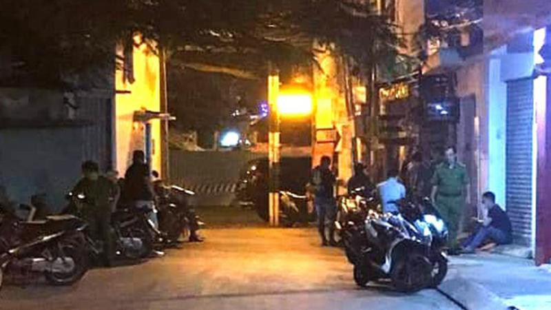 Công an khám nghiệm hiện trường