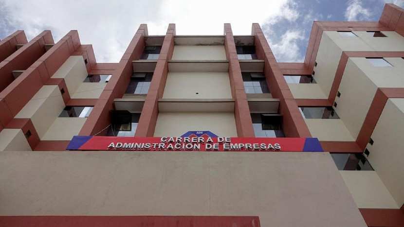 Trường Đại học Công lập El Alto (UPEA) nơi tai nạn khiến 7 sinh viên thiệt mạng. Trường Đại học Công lập El Alto (UPEA) nơi tai nạn khiến 7 sinh viên thiệt mạng.