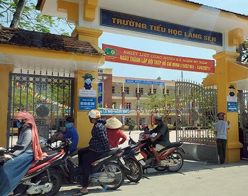 Trường tiểu học Làng Sen nơi Tr. và Đ. đang theo học
