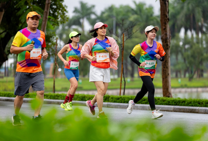 Cùng sải những bước chạy vòng quanh Công viên Hòa Bình Cùng sải những bước chạy vòng quanh Công viên Hòa Bình