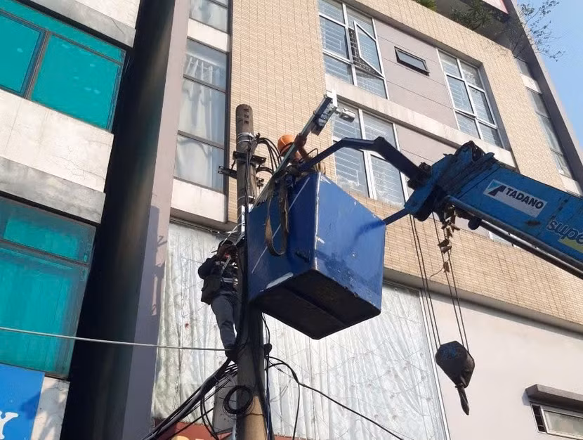 Lắp đặt camera giám sát tích hợp công nghệ AI tại đường Bưởi (quận Ba Đình)