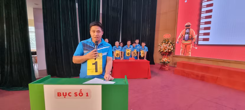 Các đội tham gia thi với tinh thần tập trung, nỗ lực hết mình