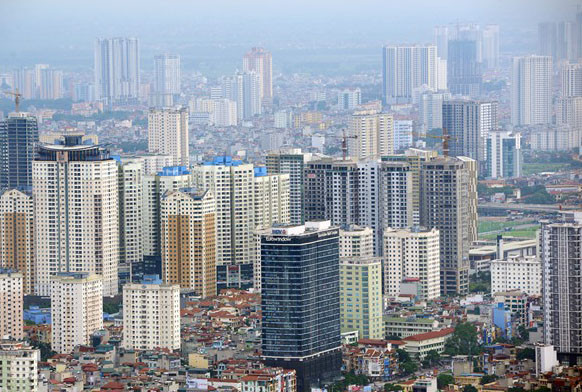 Người dân sinh sống trên các tòa nhà cao tầng cảm nhận rõ ràng sự rung lắc