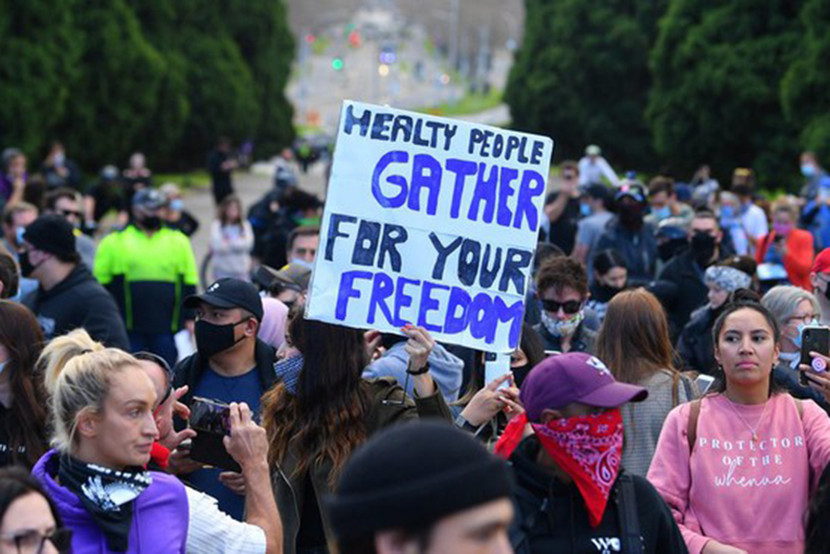 Hàng trăm người Australia đã xuống đường biểu tình Hàng trăm người Australia đã xuống đường biểu tình